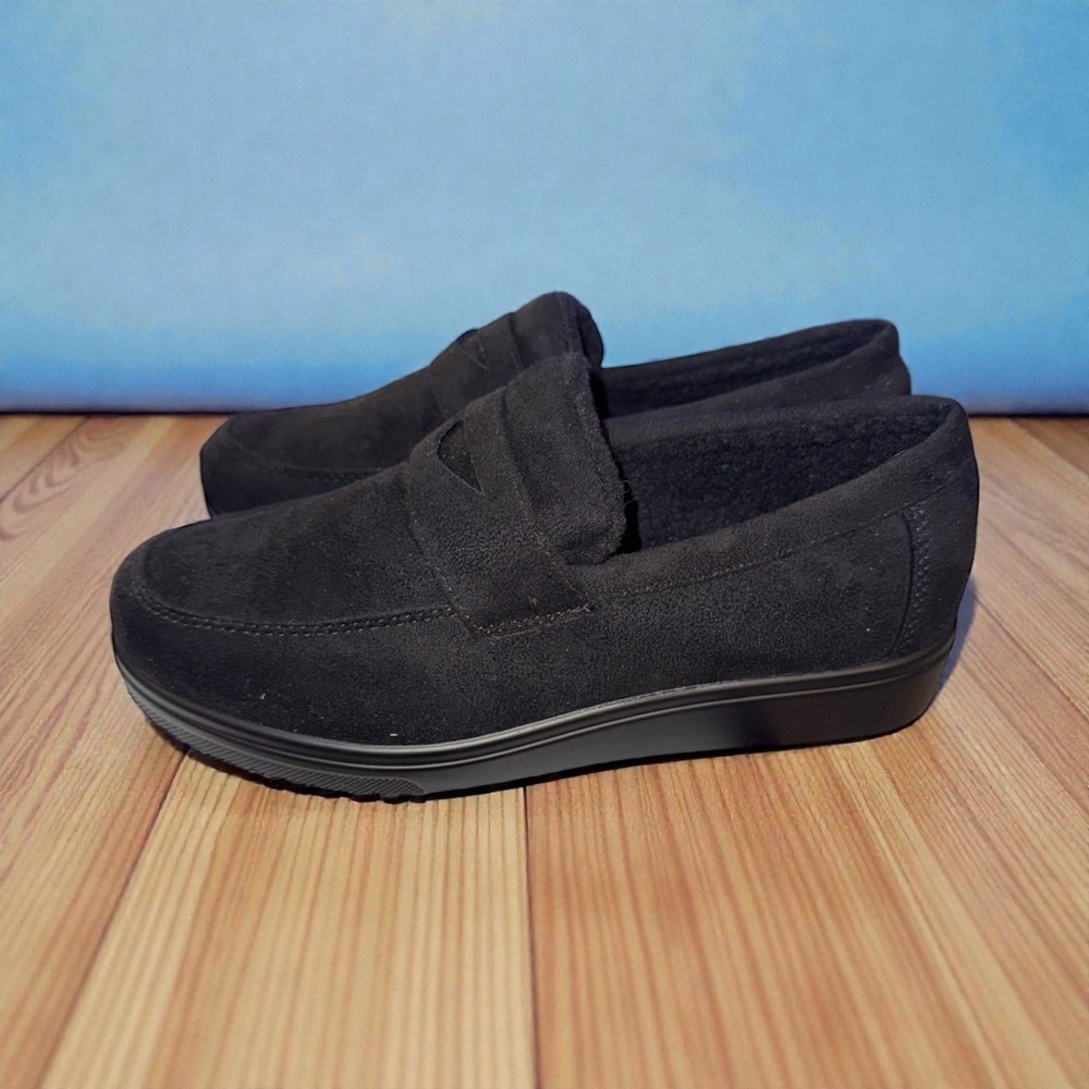 Gloria Vanderbilt New in Box Black Lucille Women’s Loafers SIZE 7